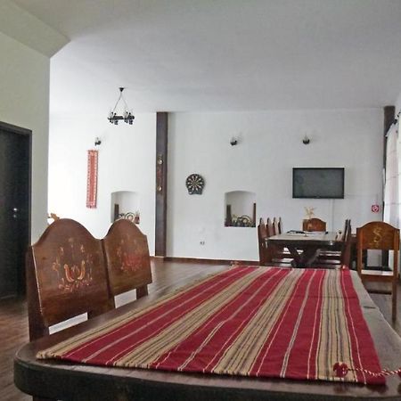 Sura Pietrei Craiului Hotell Zărneşti Eksteriør bilde